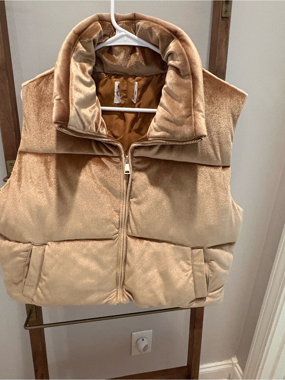 Women's Tan Puffer Vest - Unbranded (0100)